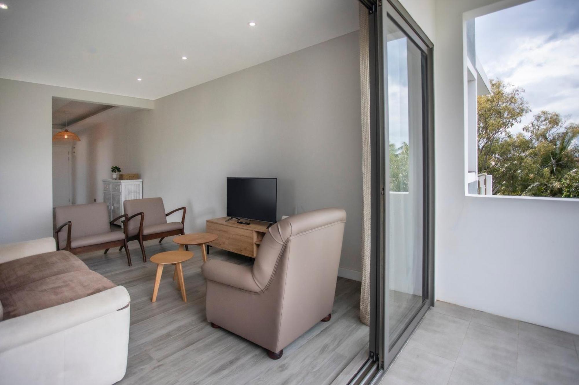 Mayfair Condo In Pereybere Pereybere Beach Exterior foto